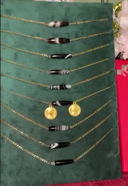 The Banded Horizon Links